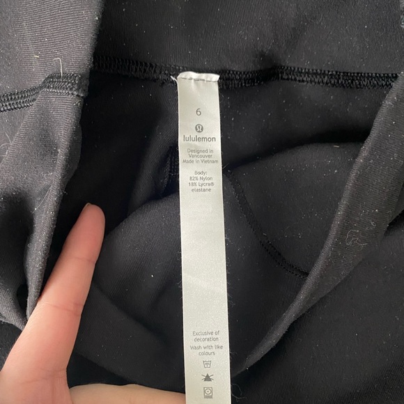 LULULEMON LEGGINGS NWOT - Picture 4 of 4